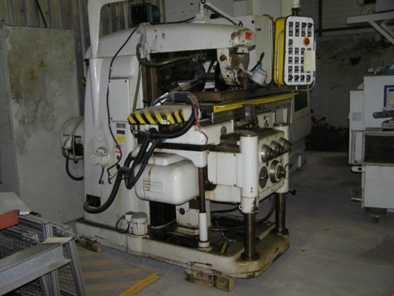 Used TOS Kurim FB 32H Konsolfräsmaschine for Sale (Auction Premium) | NetBid Industrial Auctions
